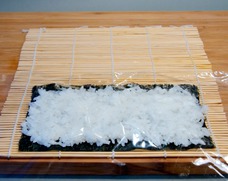 Preperation of ura-maki (step 1) Preperation of ura-maki (step 1)